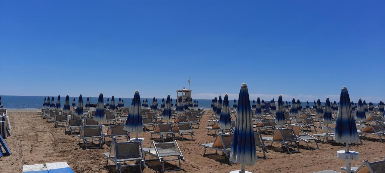 Hotel Parioli Lido di Jesolo Exteriör bild